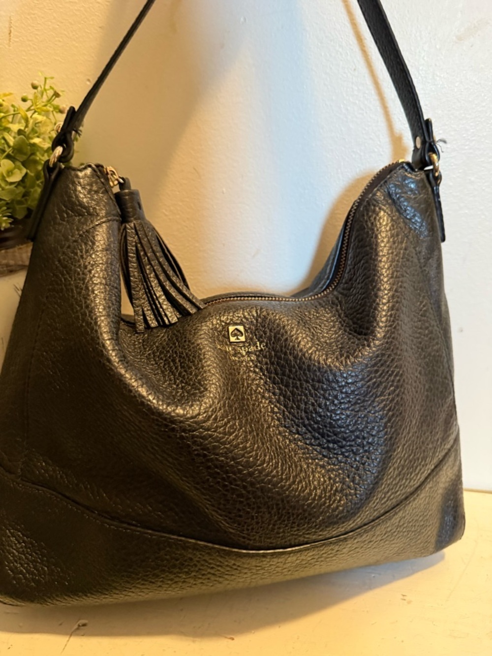 Kate Spade New York Shoulder Bag Purse Black Pebbled Leather Tassel EUC